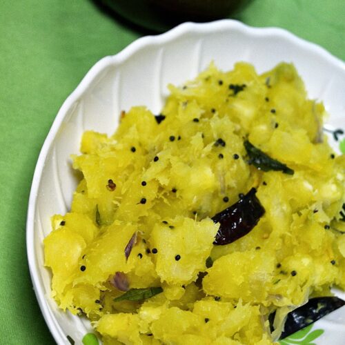 Xotin tomosha qilayotganda er sikni soradi