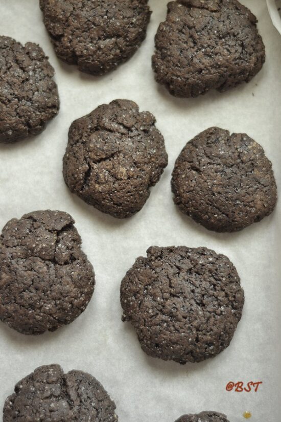 Simple Cocoa Cookies - The Big Sweet Tooth
