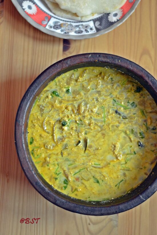 Thenga Aracha Mutta Curry | Malabar Egg Curry with Ground Coconut - The ...