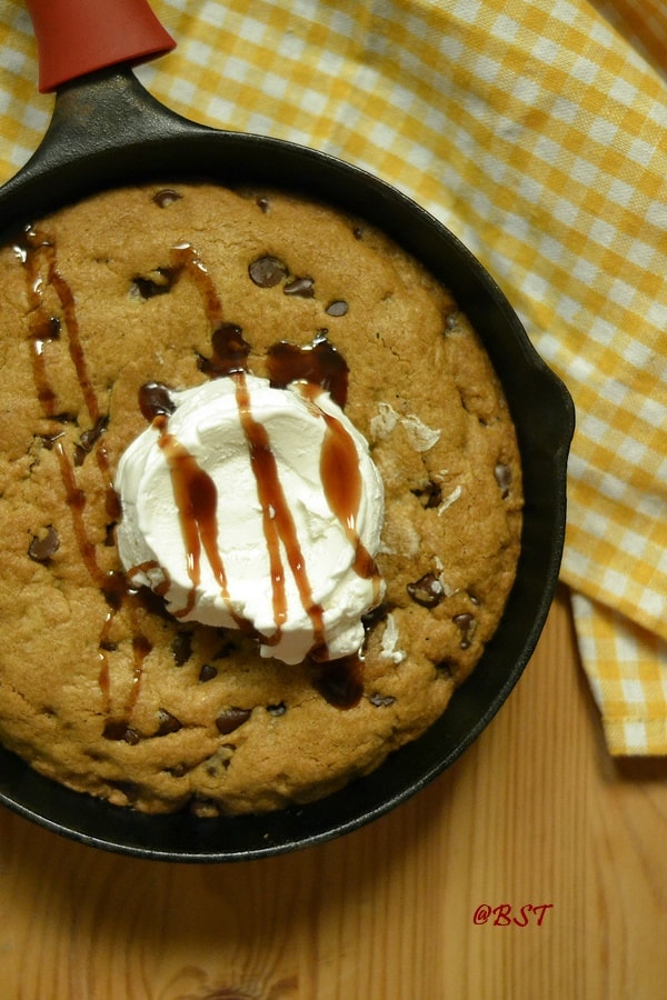 Brown Butter Chocolate Chip Skillet Cookie for Two (Pizookies) - House of  Nash Eats